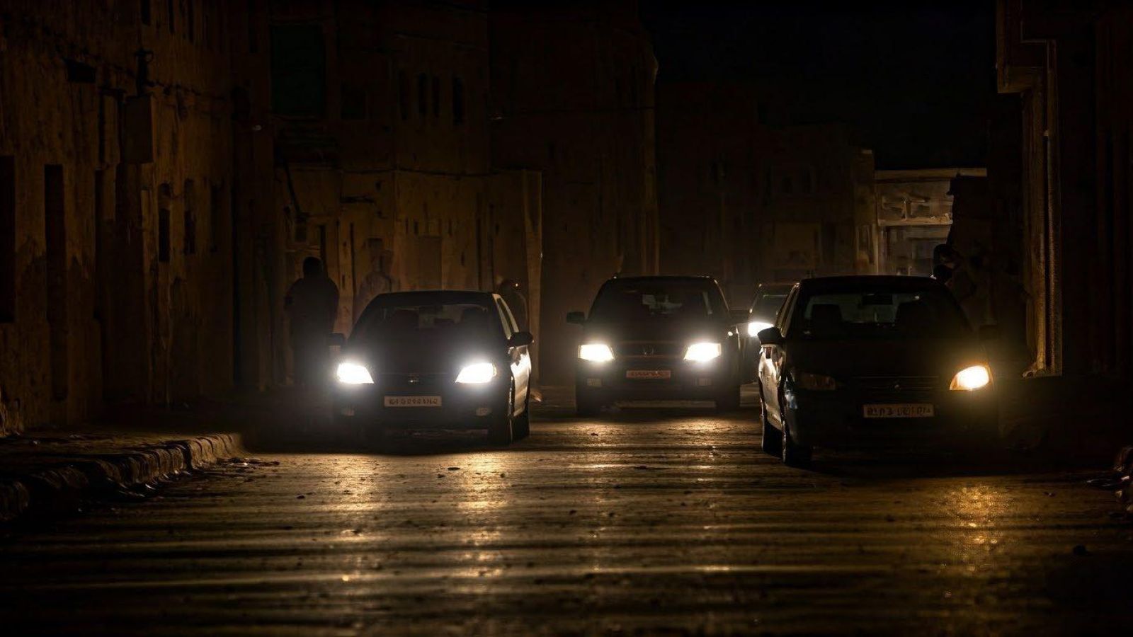 Shutterstock 2565974903