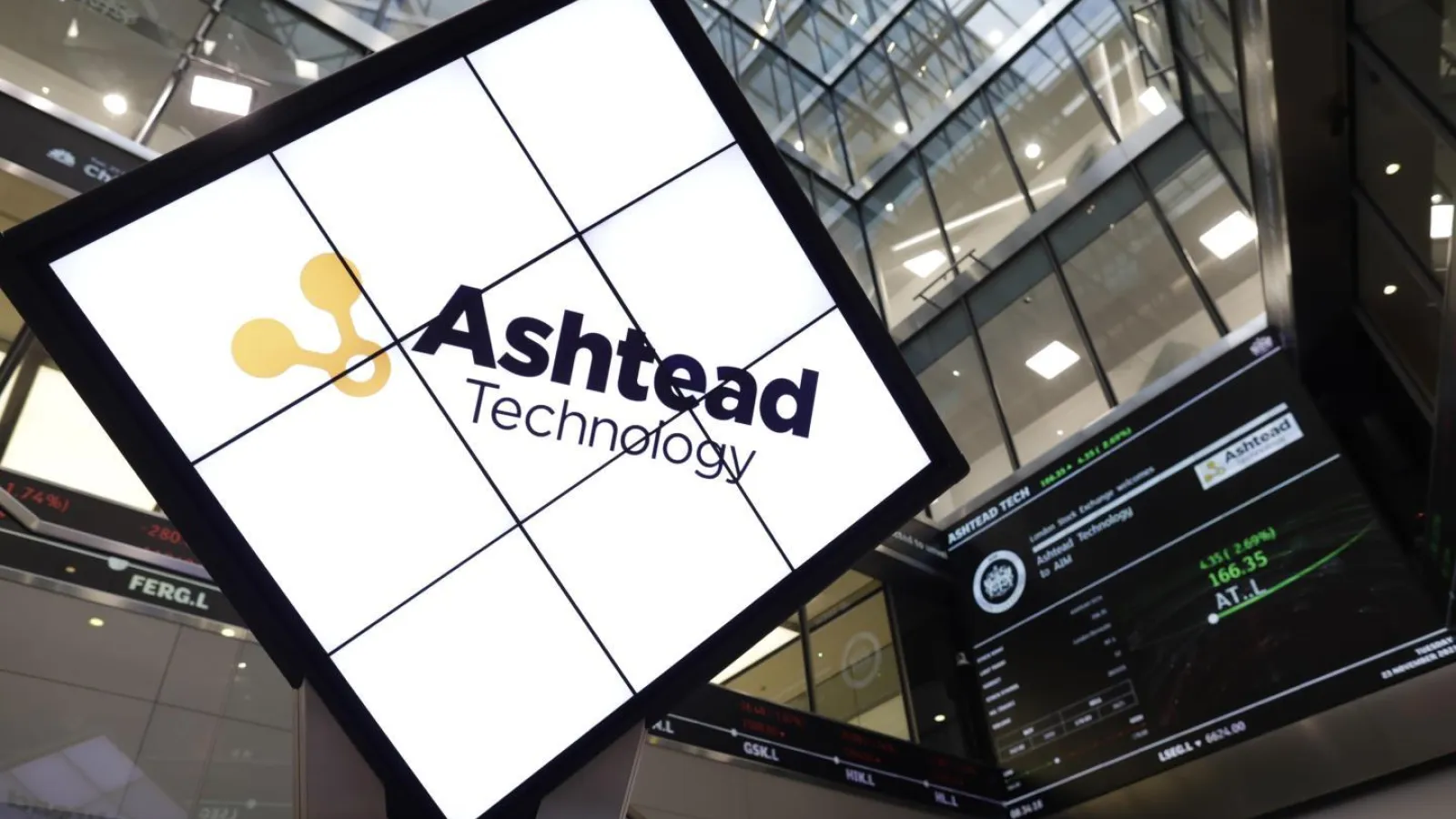 LSE Ashtead 106 225tv13qb