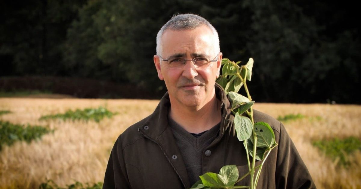 OpenGraph Image for Professor Pete Iannetta elected Chair of UK Legume Research Community