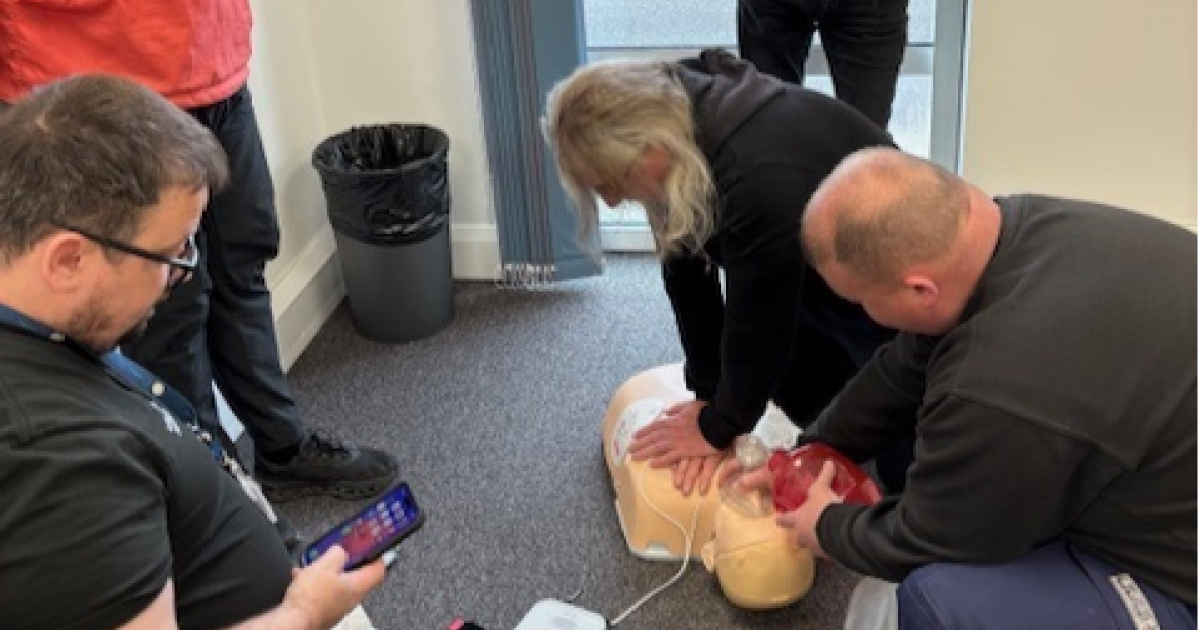 OpenGraph Image for Bilfinger HSE advisor leads lifesaving defibrillator initiative on UK site and in the community