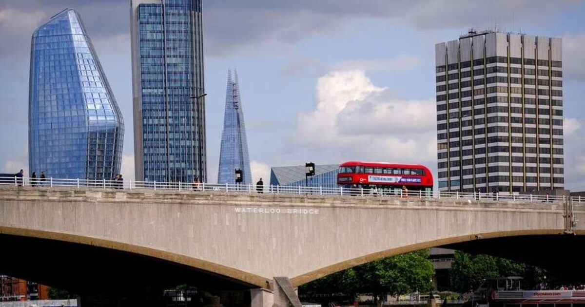 OpenGraph Image for DNV acts as technical advisor in deal to secure 100 million pound funding platform to accelerate the UK's transition to zero-emission bus network