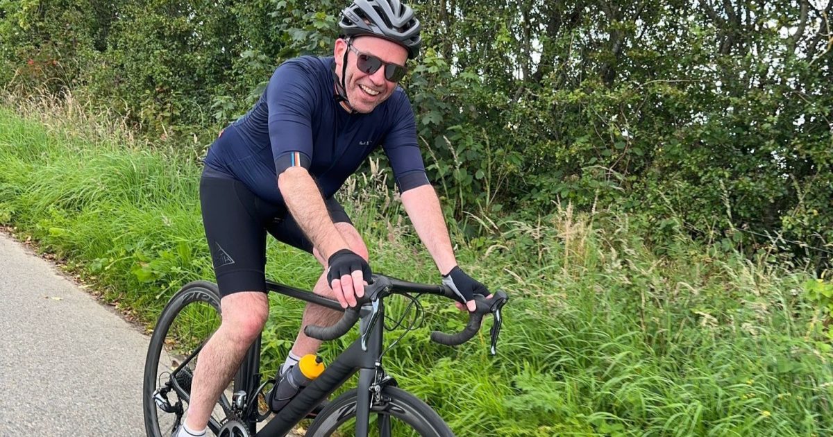 OpenGraph Image for Aberdeen Optician set to cycle from London to Edinburgh to raise funds for Crisis