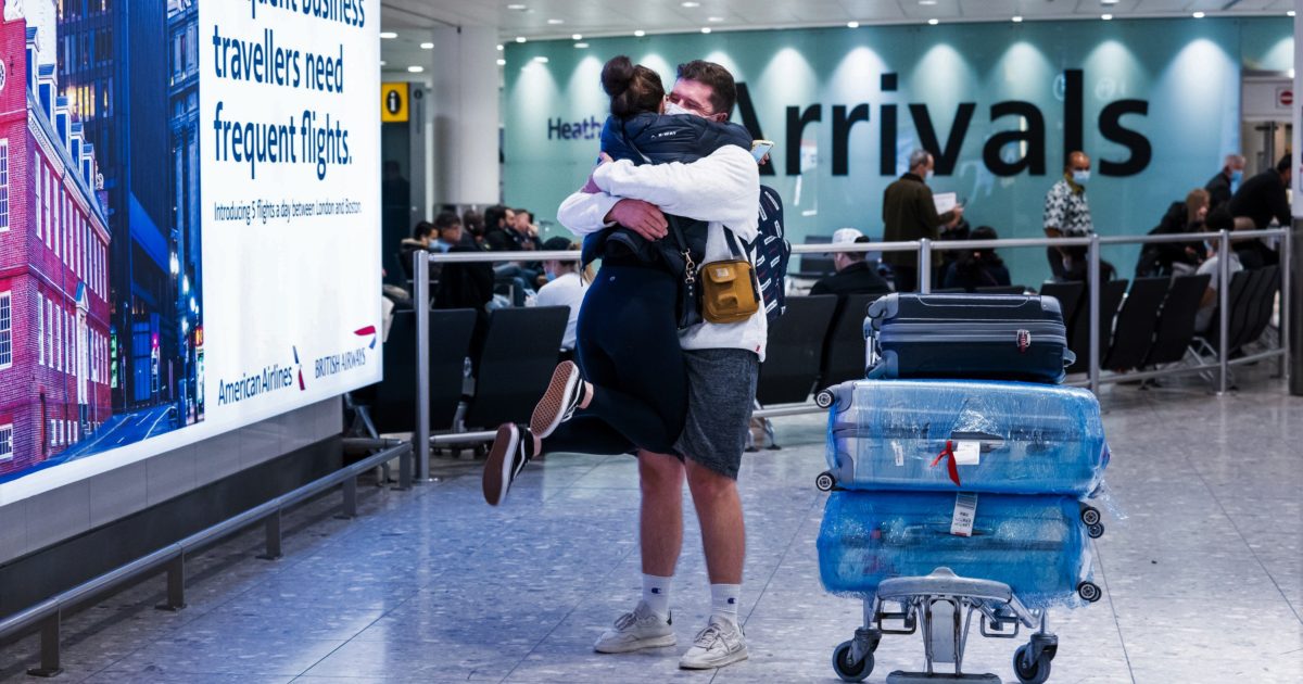 OpenGraph Image for UK's largest airport to extend cap on passsenger numbers until end of October