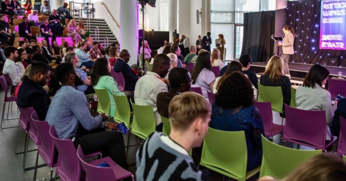 OpenGraph Image for Entrepreneurs prepare for chance to shine at Accelerator Showcase