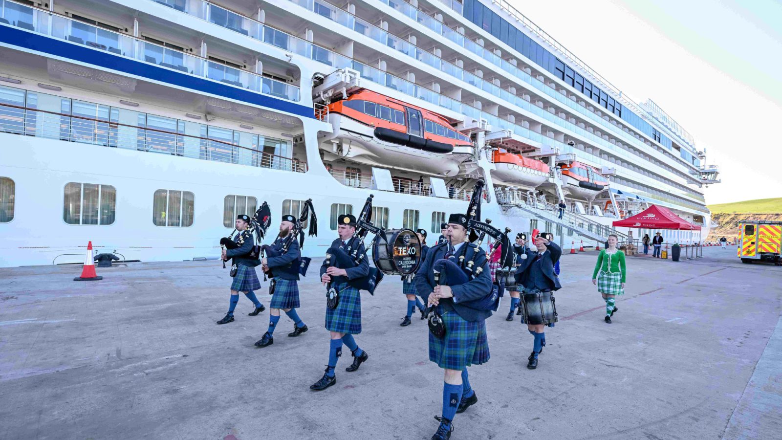 4)	Cruise entertainment from Alba Bagpipes in front of Viking Vela at  Port of Aberdeen’s South Harbour