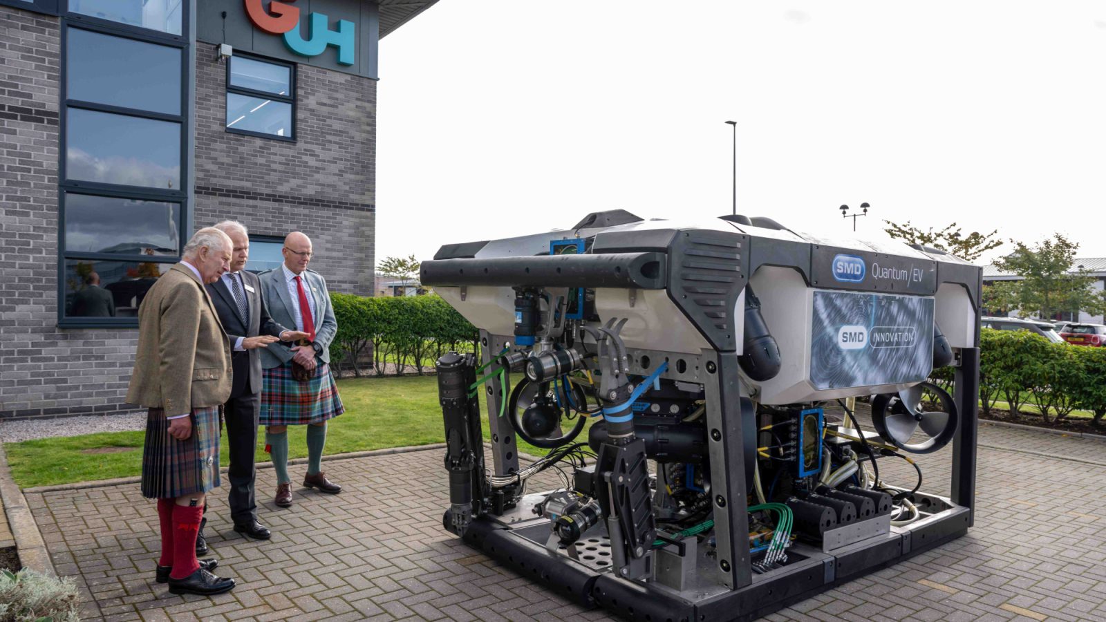 Neil Gordon, chief exec at the GUH, showing an ROV to King Charles during a visit to GUH's Aberdeen office in 2023.