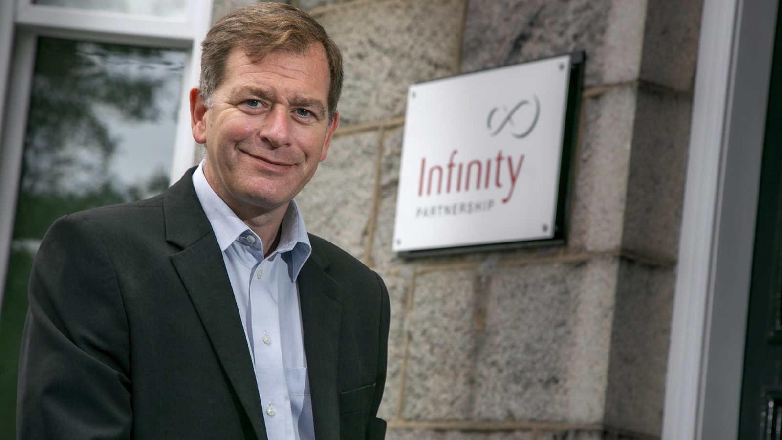 Simon Cowie, Managing Director