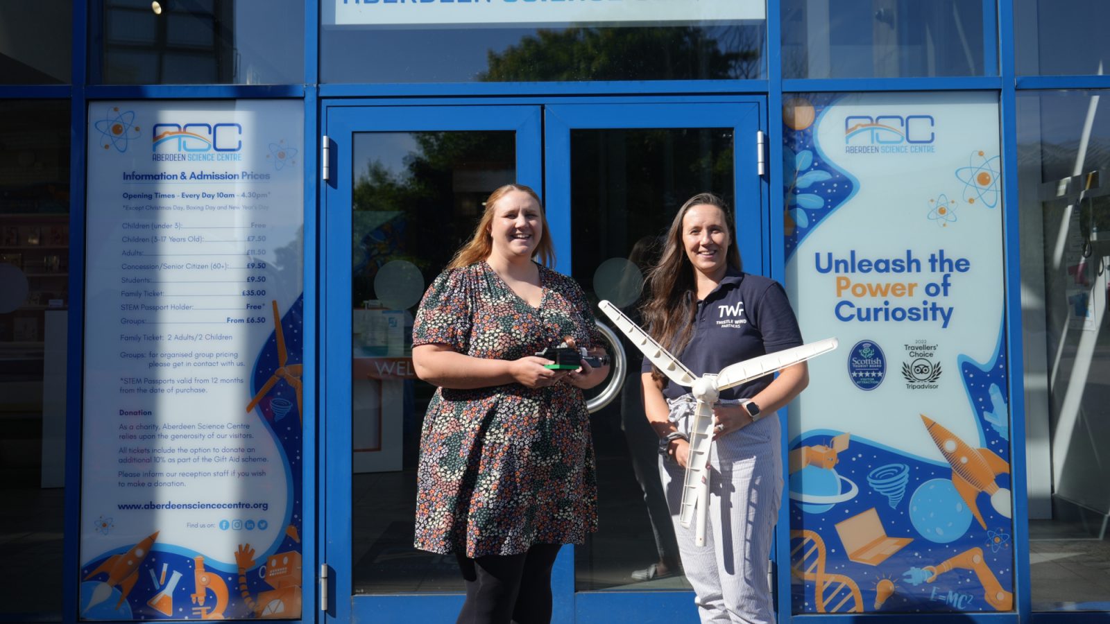 Steph McCann, Head of Fundraising at Aberdeen Science Centre, alongside Kirsty MacAulay, Stakeholder Engagement Manager at Thistle Wind Partners.