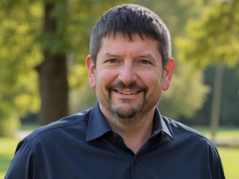 Bruce Skinner Headshot 14 002