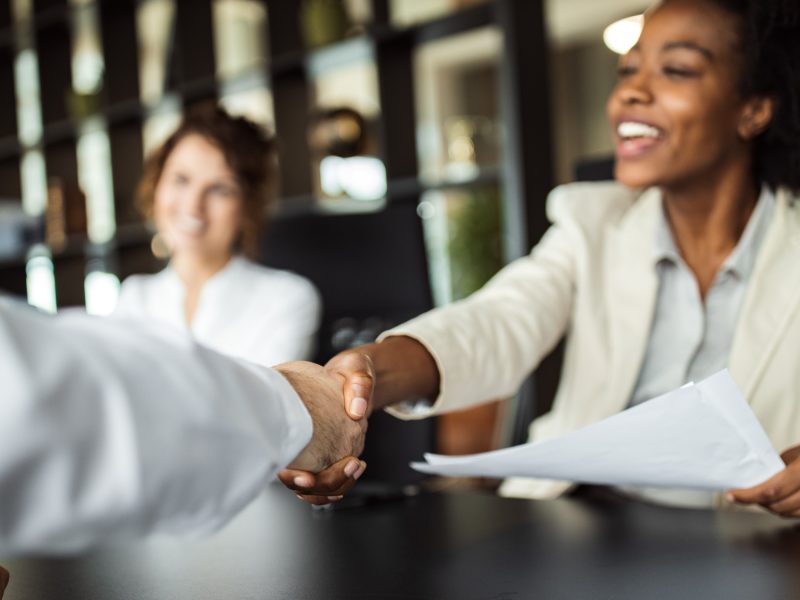 Retaining salespeople Doqaru