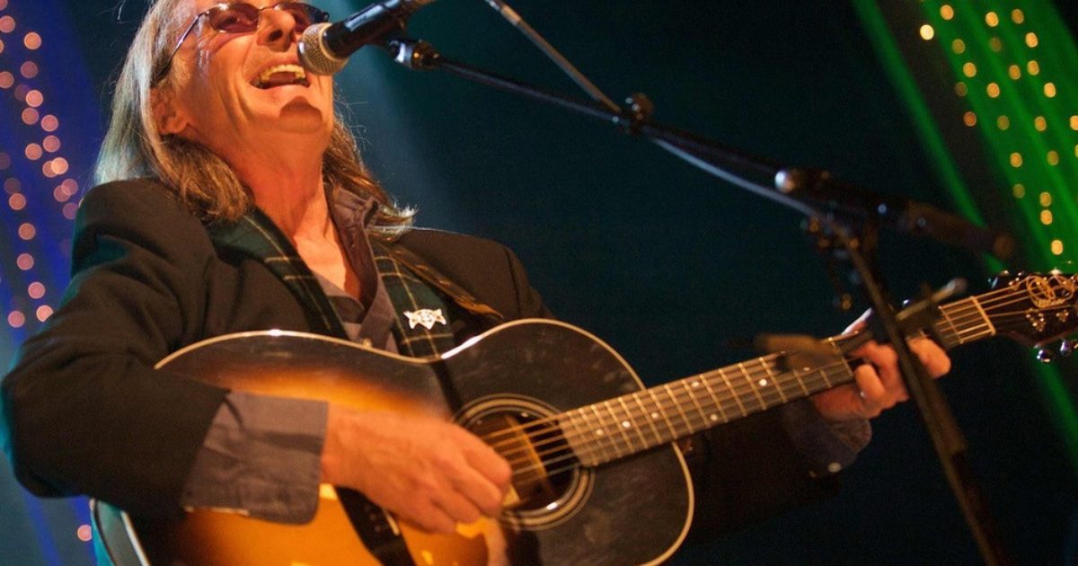 OpenGraph Image for Dougie MacLean to headline Braemar Folk Festival