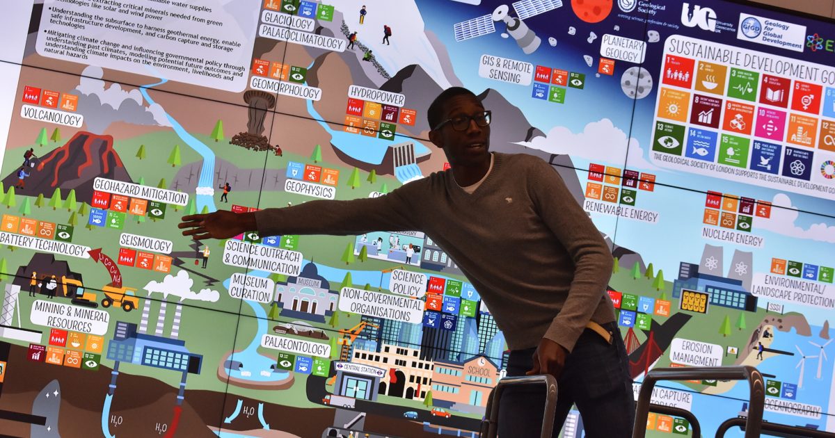 OpenGraph Image for ‘Revolutionary’ new Science Teaching Hub opened by renowned scientist and broadcaster