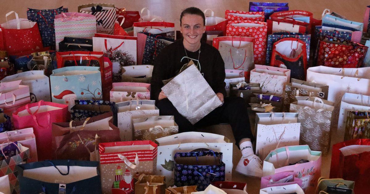 OpenGraph Image for Incredible Amy honours mum Janice in Christmas support to VSA