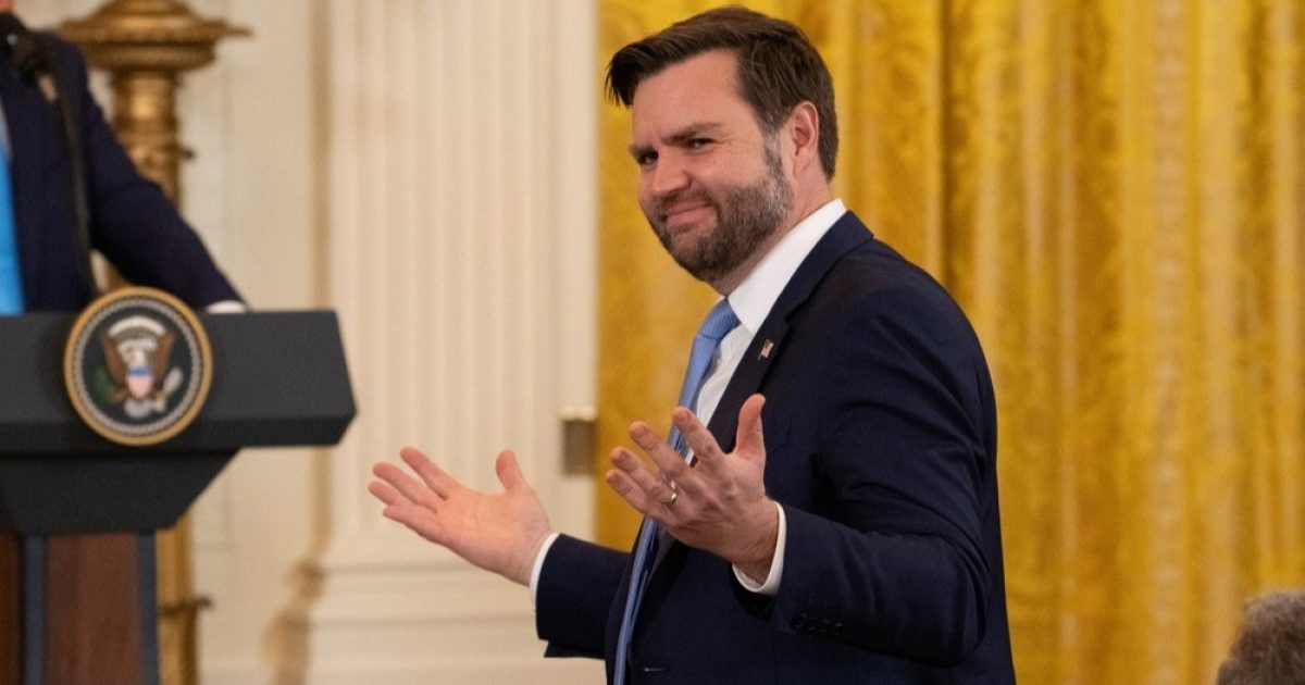 OpenGraph Image for JD Vance to share Cotswolds breakfast with Farage in latest summer holiday political meeting