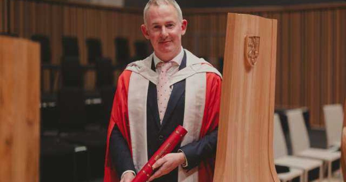 OpenGraph Image for Entrepreneurial adviser quits after becoming 'right wing target'