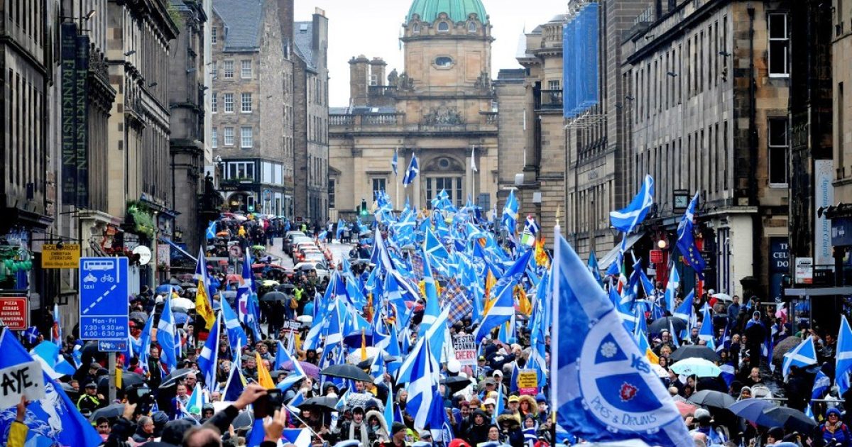 OpenGraph Image for Lawyers lock heads over legality of independence referendum