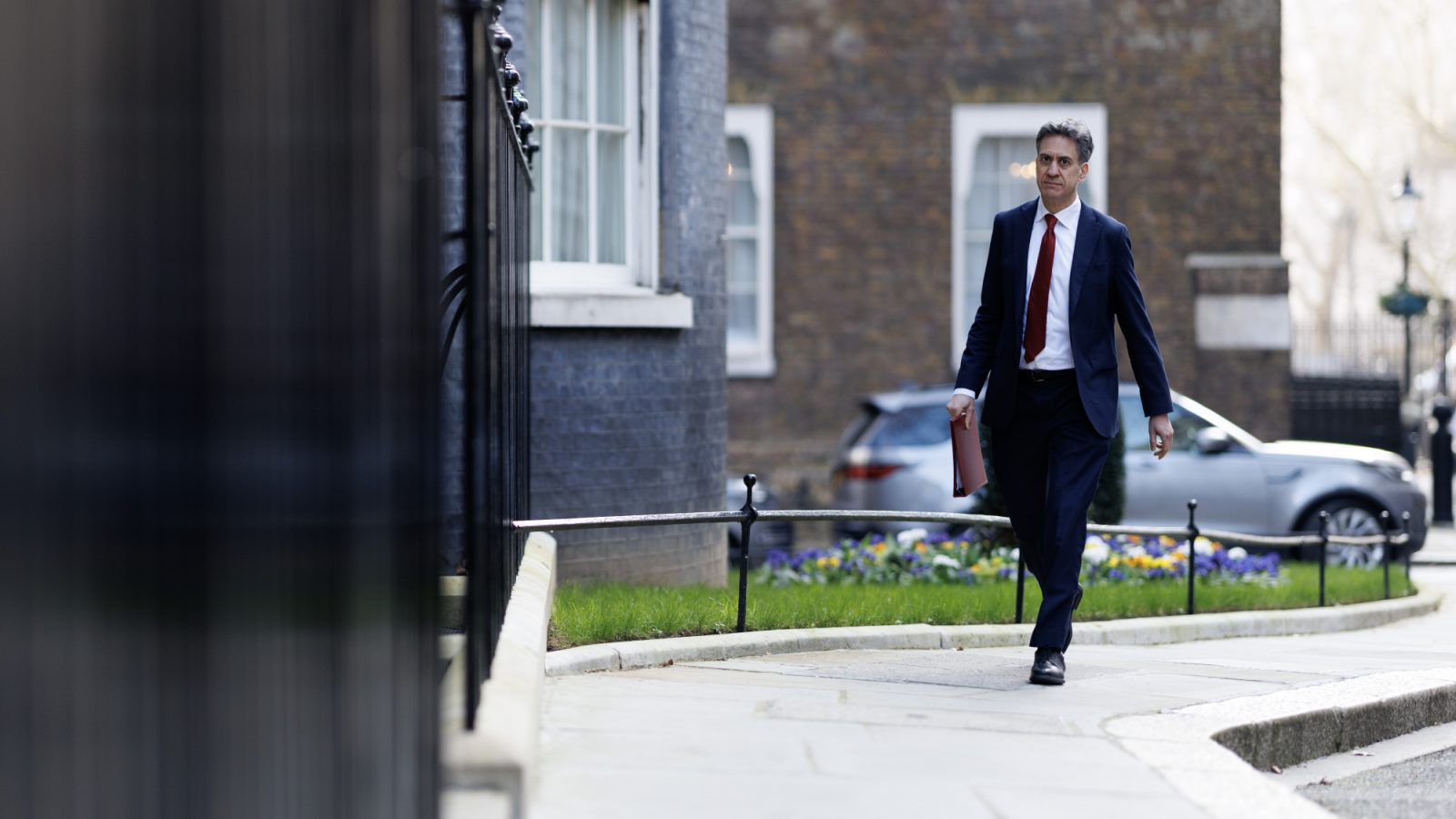 Miliband told to stop pitting renewables against North Sea