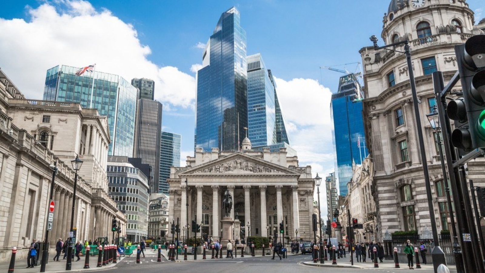 Market Watch: IMF calls for more interest rate cuts to boost UK economy