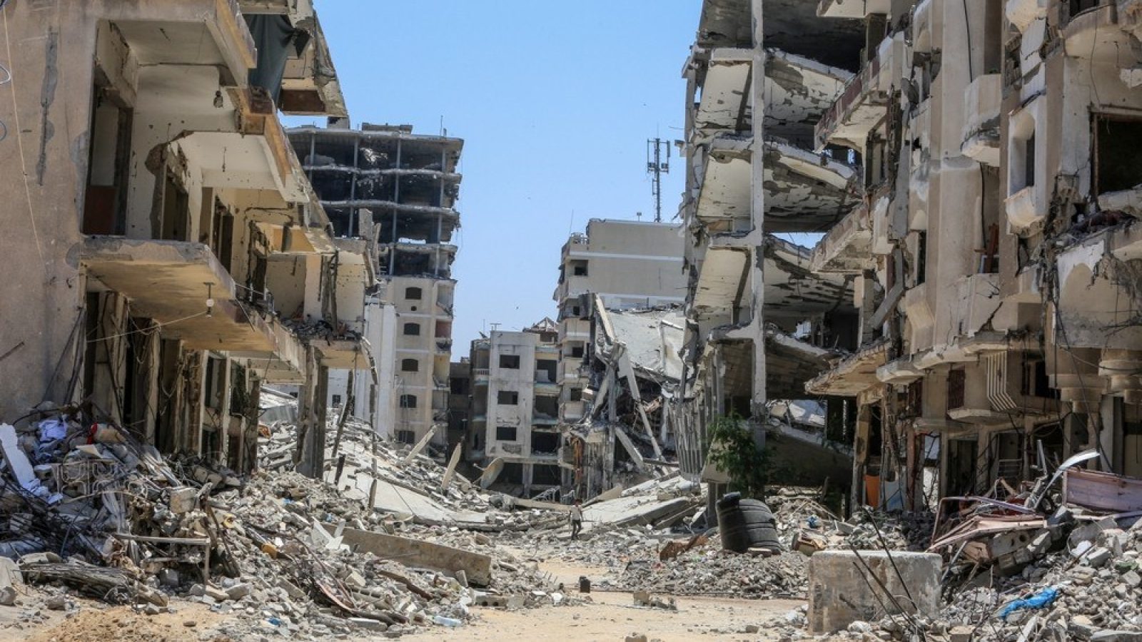 Trump announces Gaza peace deal to disarm Hamas