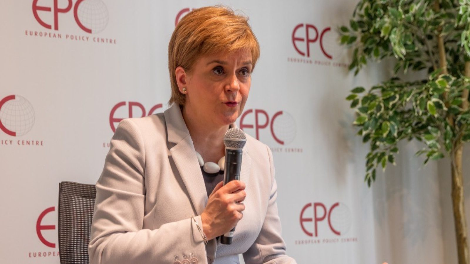Sturgeon sparks angry reaction over Salmond story leak claim