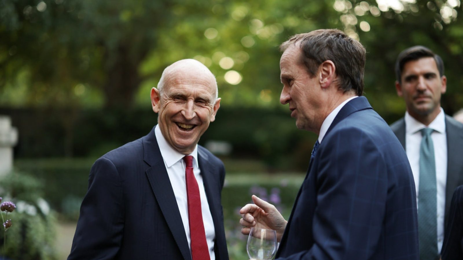 Chancellor plots £1bn online retail tax crackdown to help high streets