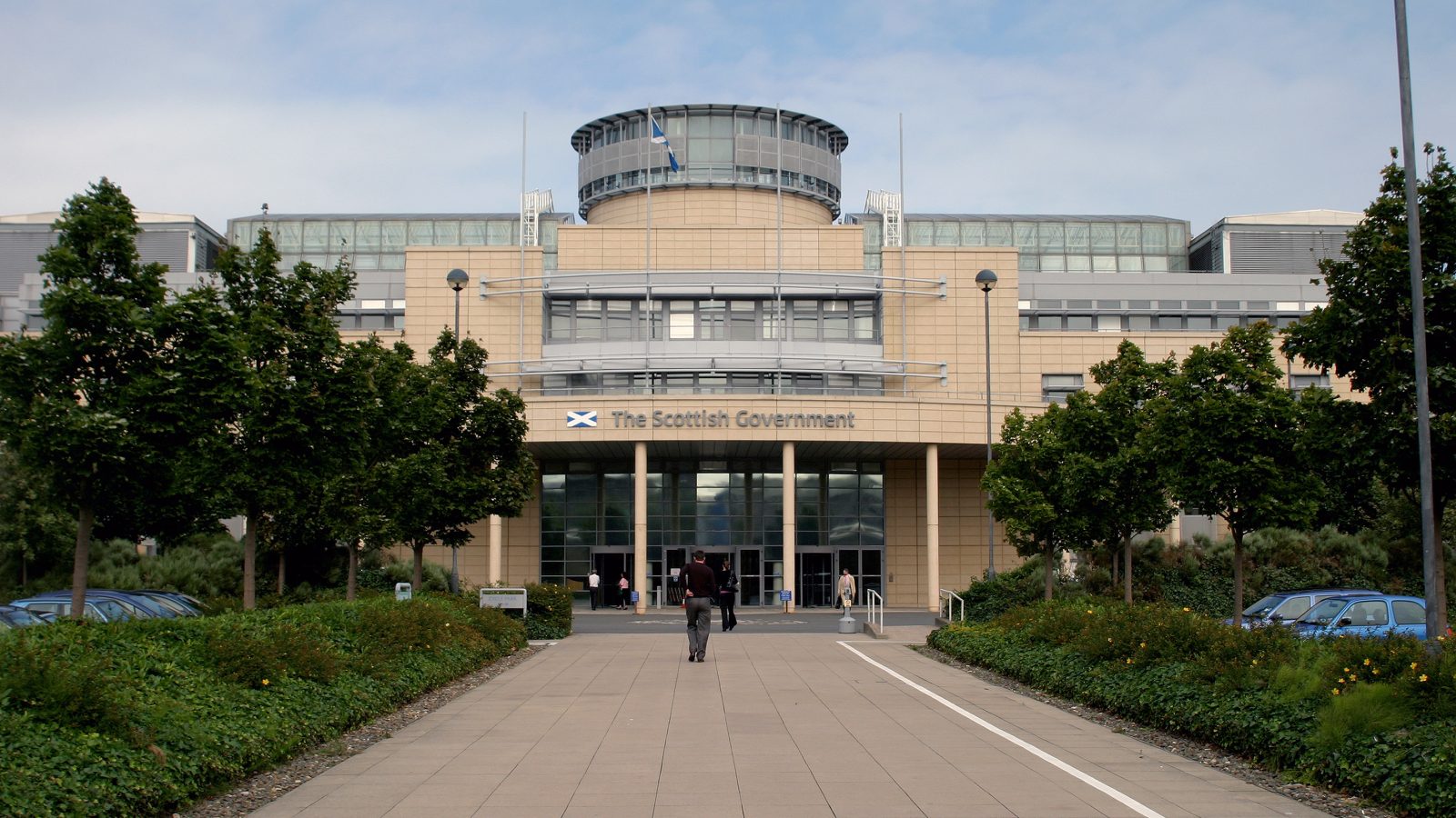 Scottish civil servants defy order to work in the office