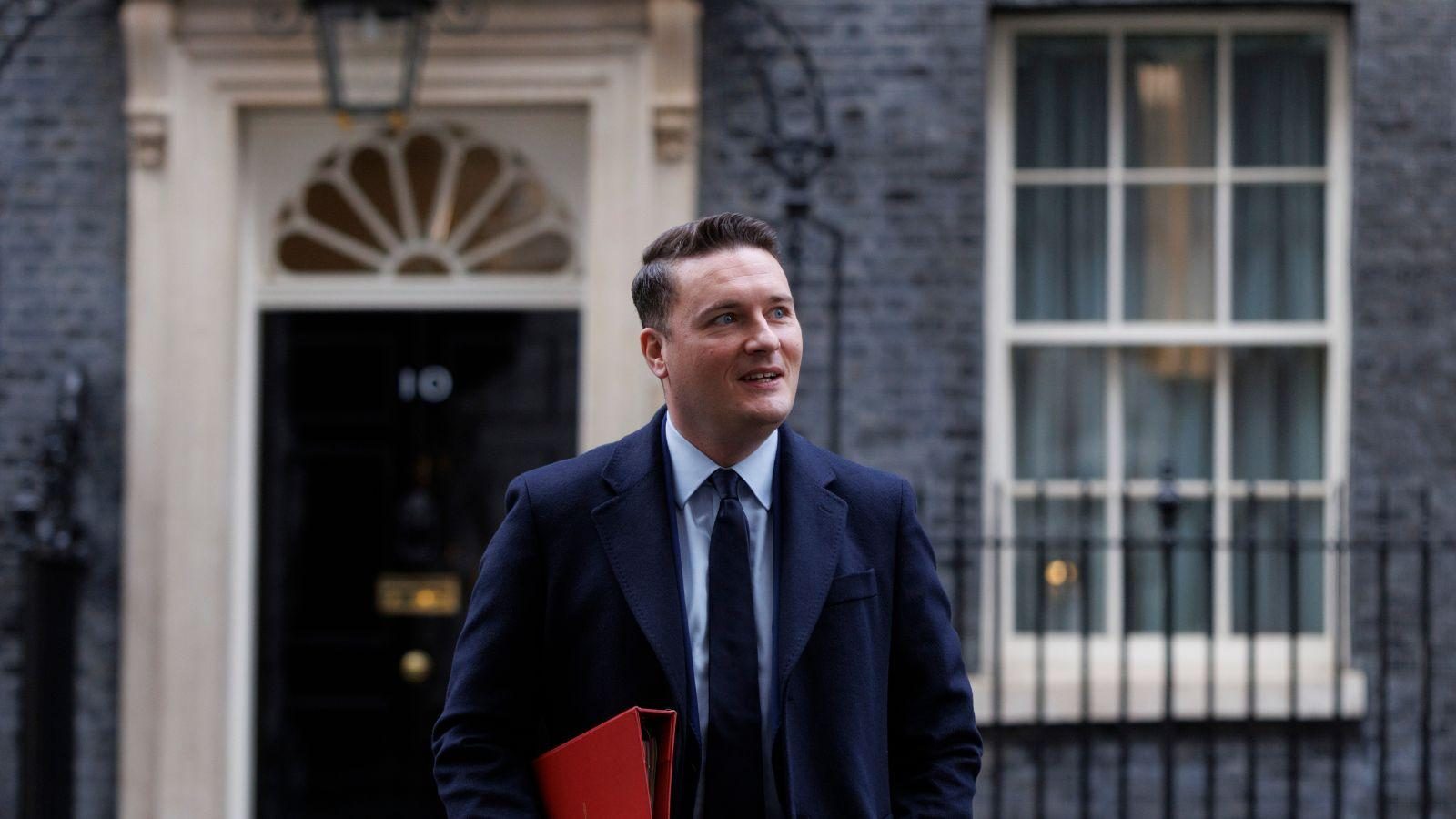 Starmer faces showdown talks with Streeting as Labour revolt deepens