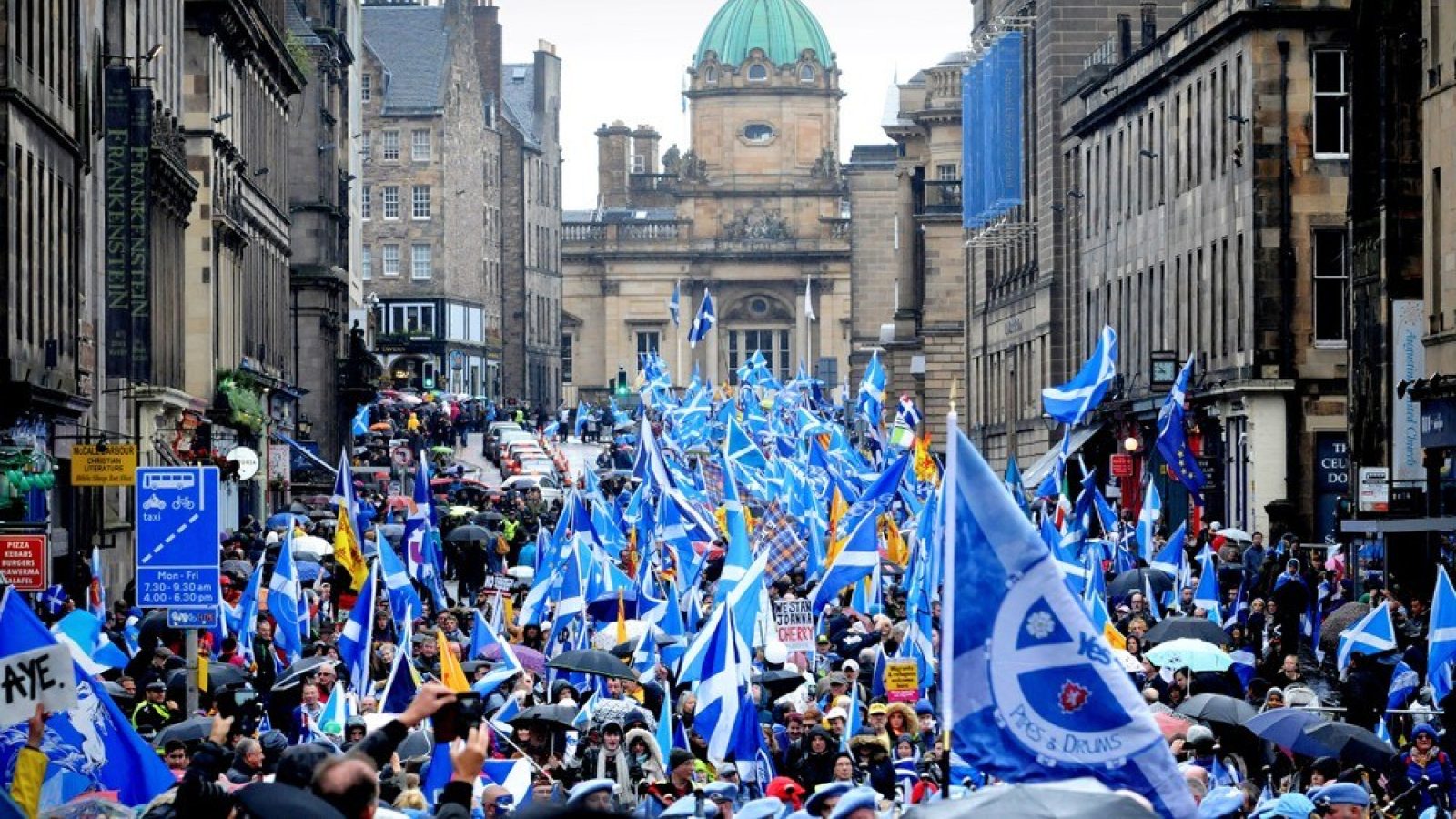Lawyers lock heads over legality of independence referendum