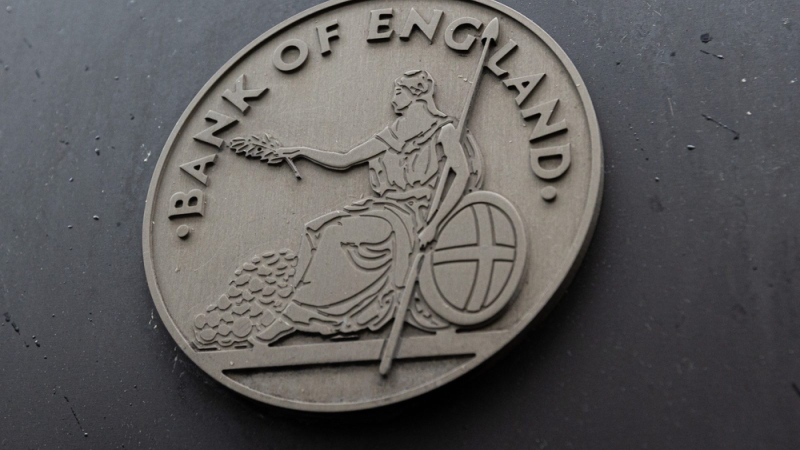 Market Watch: Bank of England warns of AI market shocks