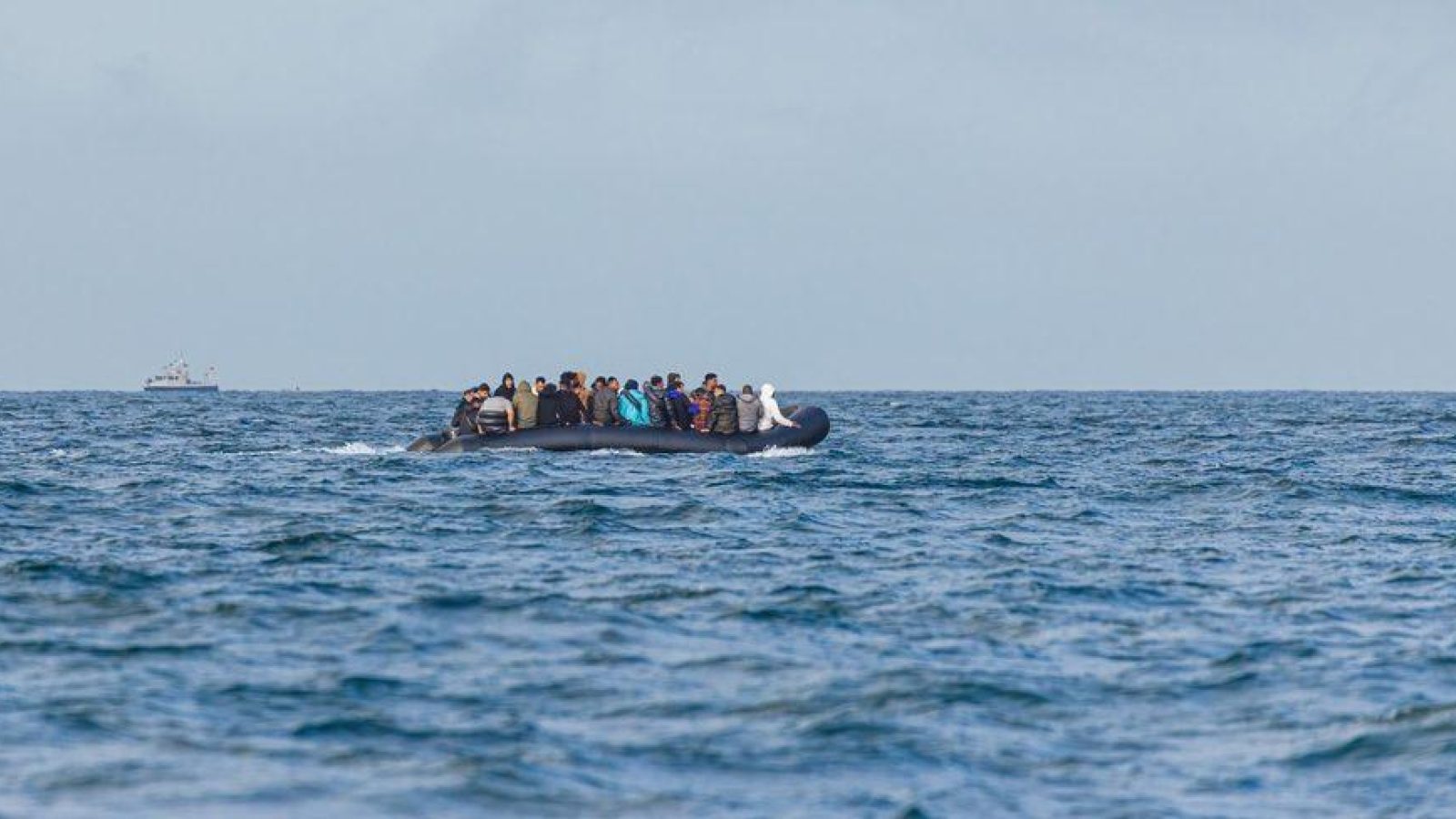 Government pledges extra £100m to tackle small boat crossings