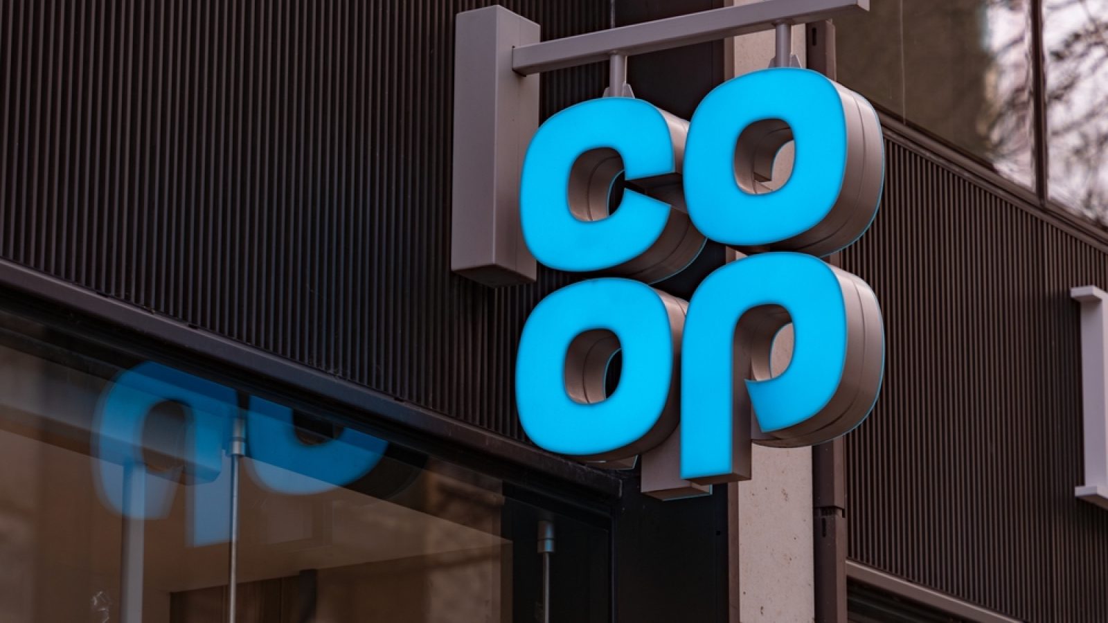 Market Watch: Co-op Chair latest senior resignation after cyberattack