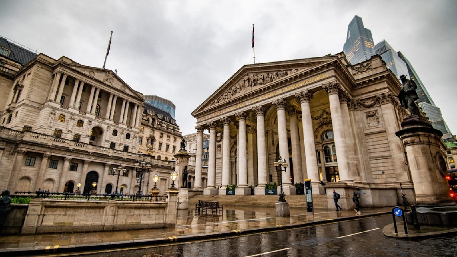 Market Watch: Brexit has cost UK economy 6%, study suggests