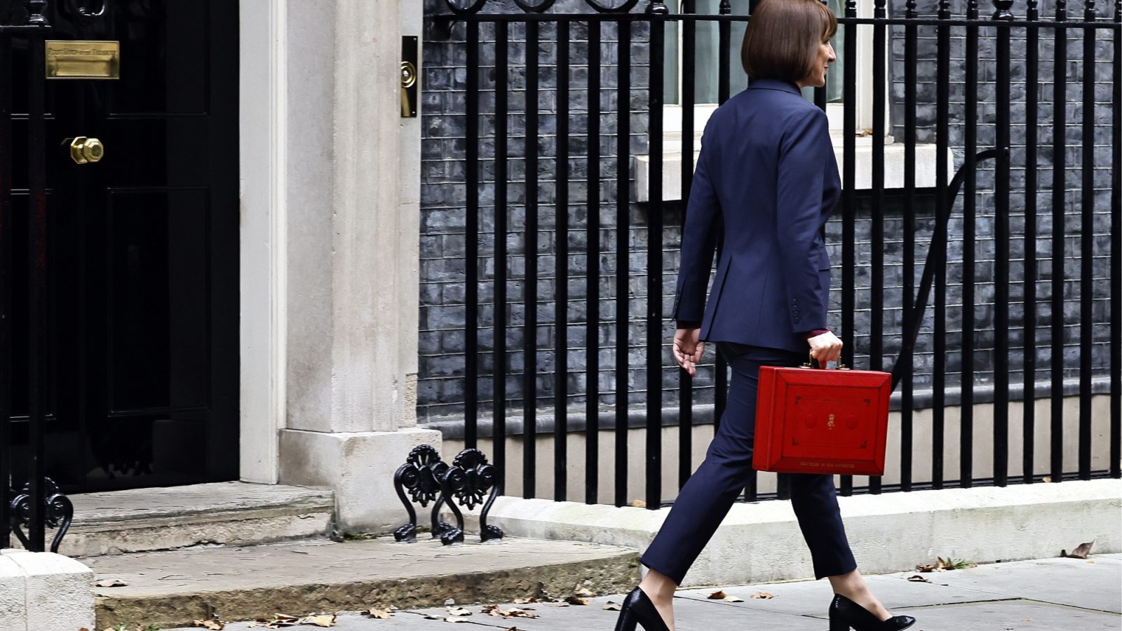 Reeves urges banks to publicly back Budget as sector avoids tax hike