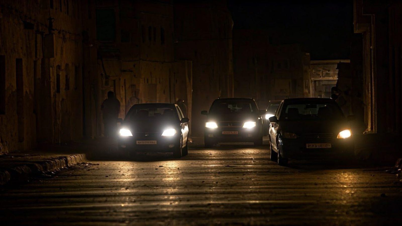 Headlights to be reviewed after drivers 'blinded' at night