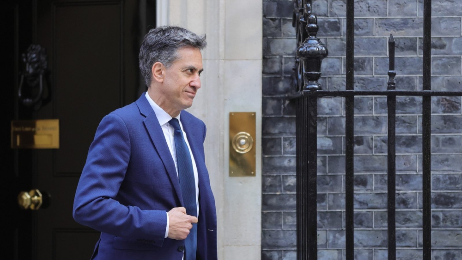 Double blow to Ed Miliband’s £300 energy bill pledge
