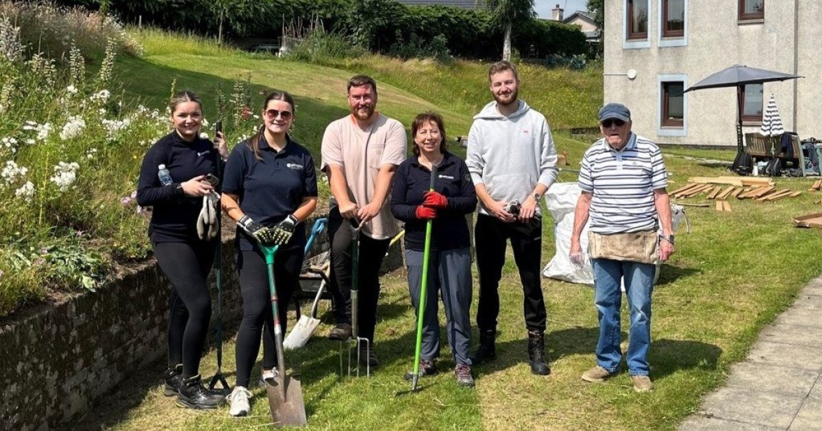 OpenGraph Image for SSEN Transmission volunteers help transform Airlie House garden in Kintore