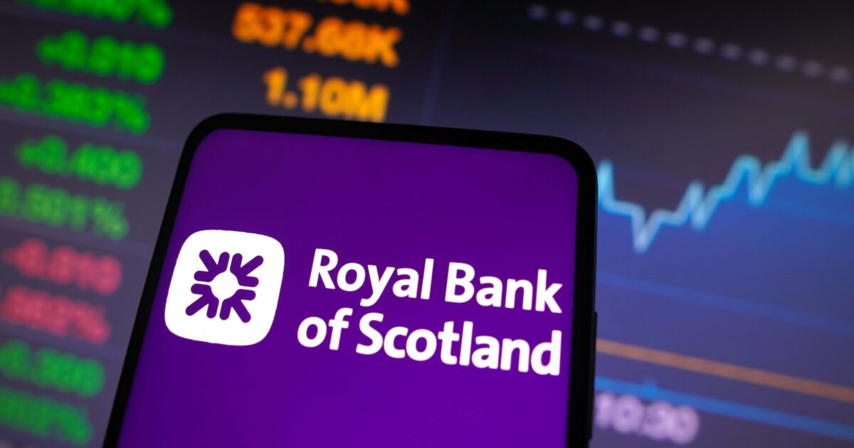 OpenGraph Image for Downturn in private sector output eases in December