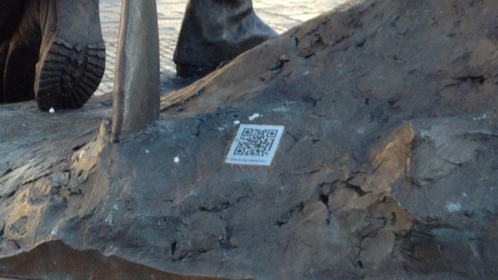 Digital Memorial Tags help preserve memories for future generations