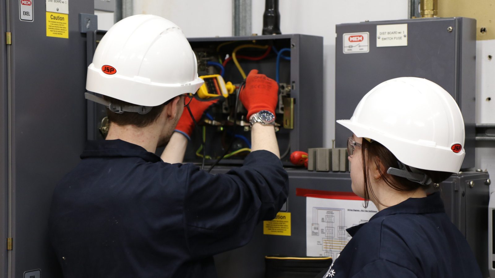 North-east oil and gas workers can retrain for renewables at NESCol and ASET through new funding scheme