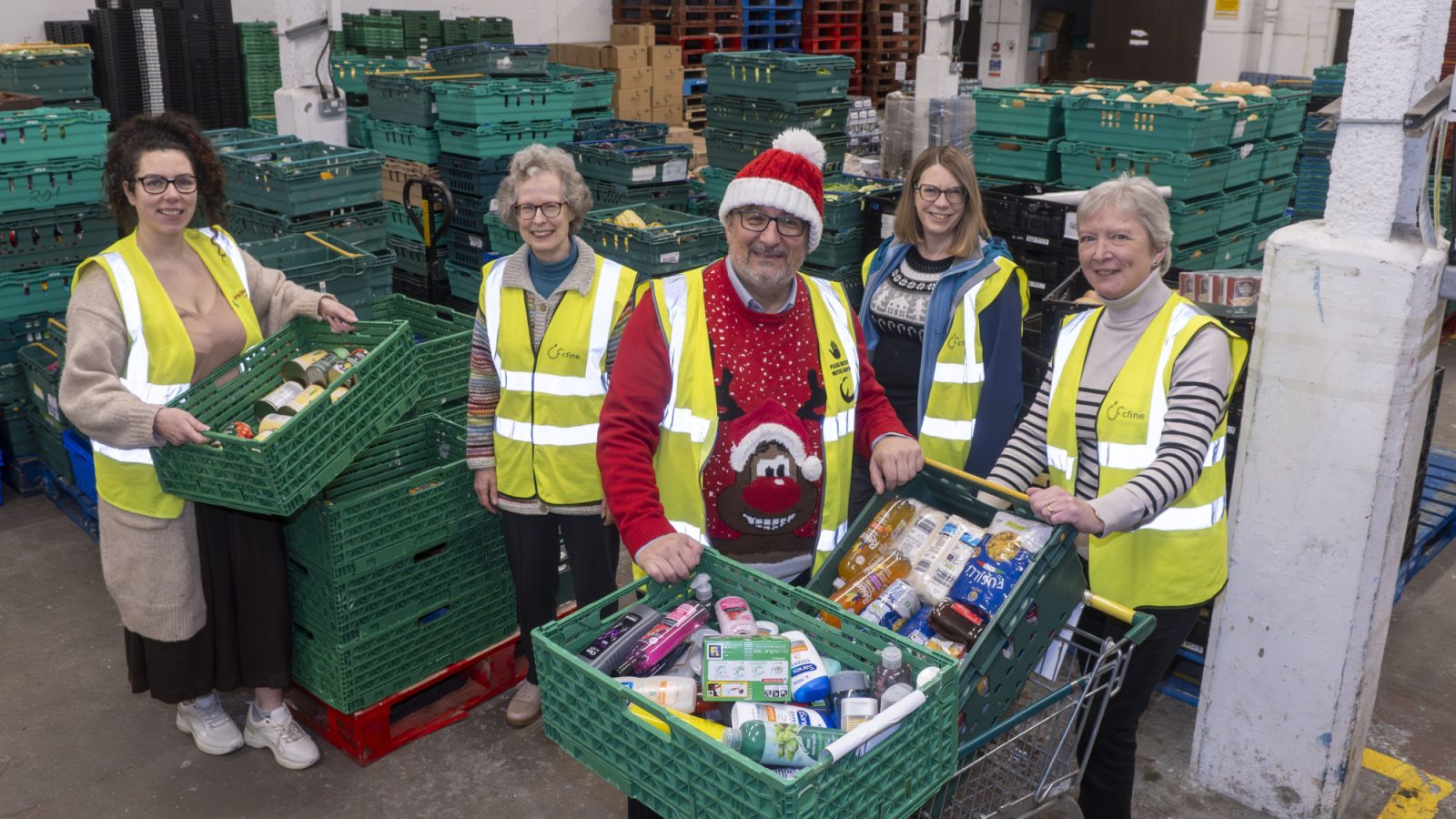 Anti-Poverty and Inequality Committee members volunteer at CFINE