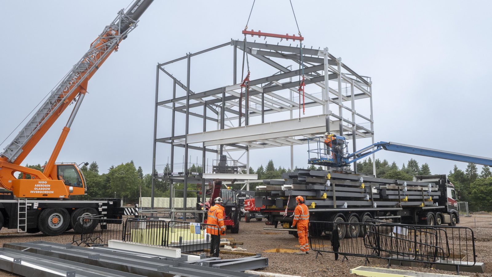 Steel structure begins to rise at new Hazlehead Academy Campus