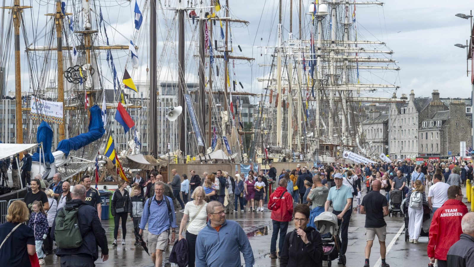 Red Arrows and Kaiser Chiefs to take Tall Ships Races to new heights