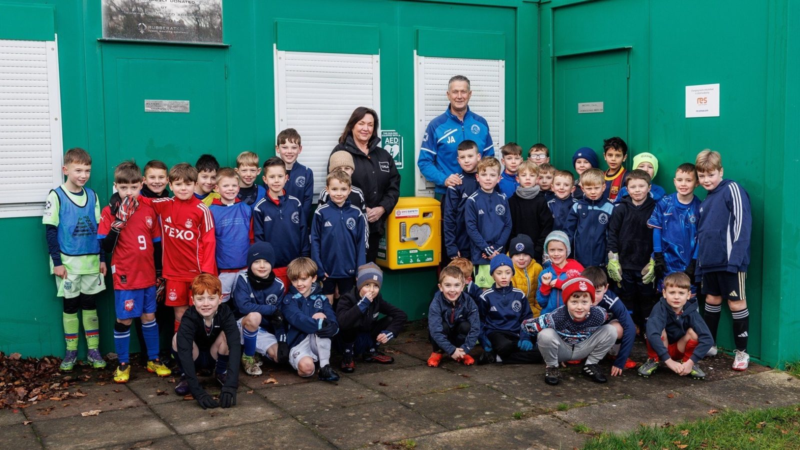 Life-saving donation for Banchory community group from Aberdeen homebuilder