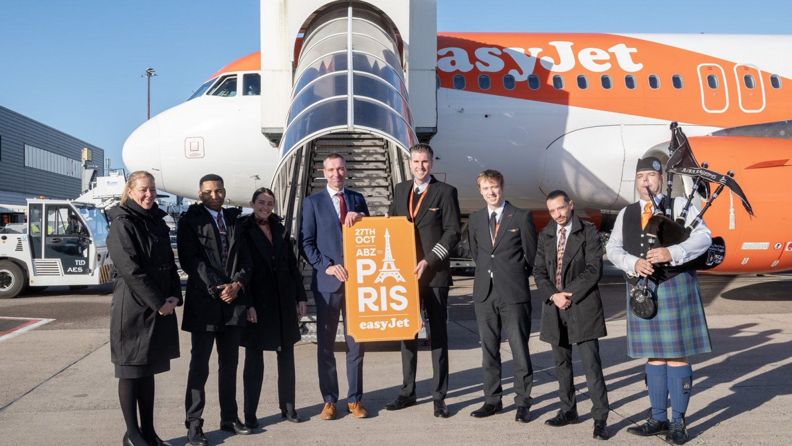 easyJet’s inaugural international flight from Aberdeen to Paris takes off