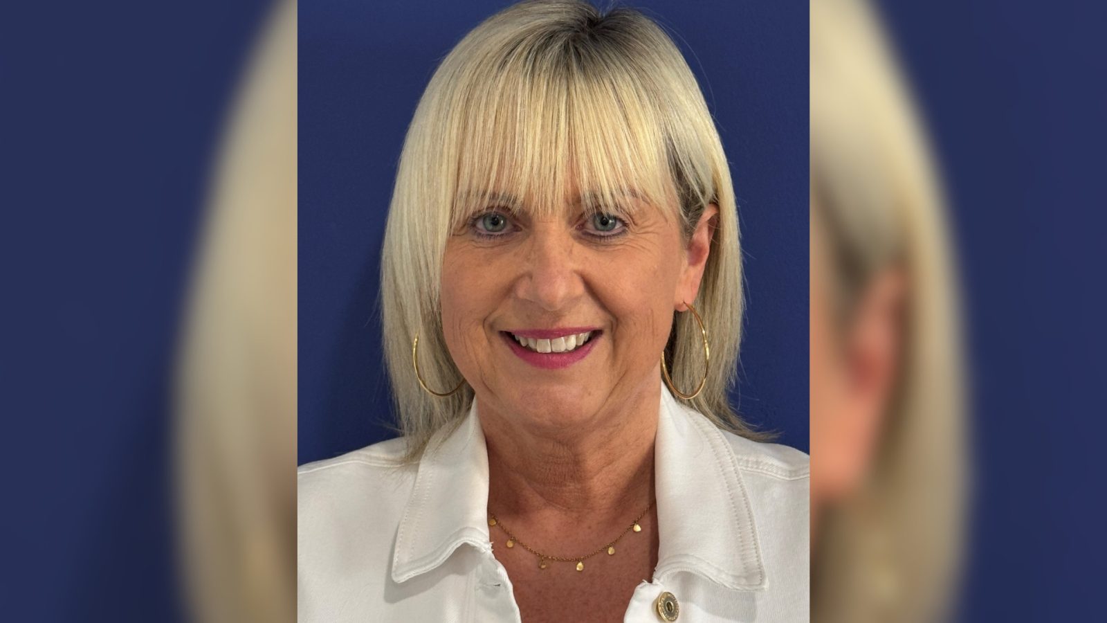 Senior Logistics Specialist Elaine Cowie celebrates 30 years with AMT Intercargo