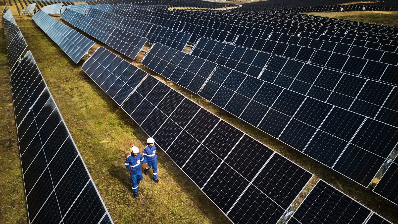 TotalEnergies acquires Shell's renewables business and sells a 50% stake in a portfolio of developed assets to KKR
