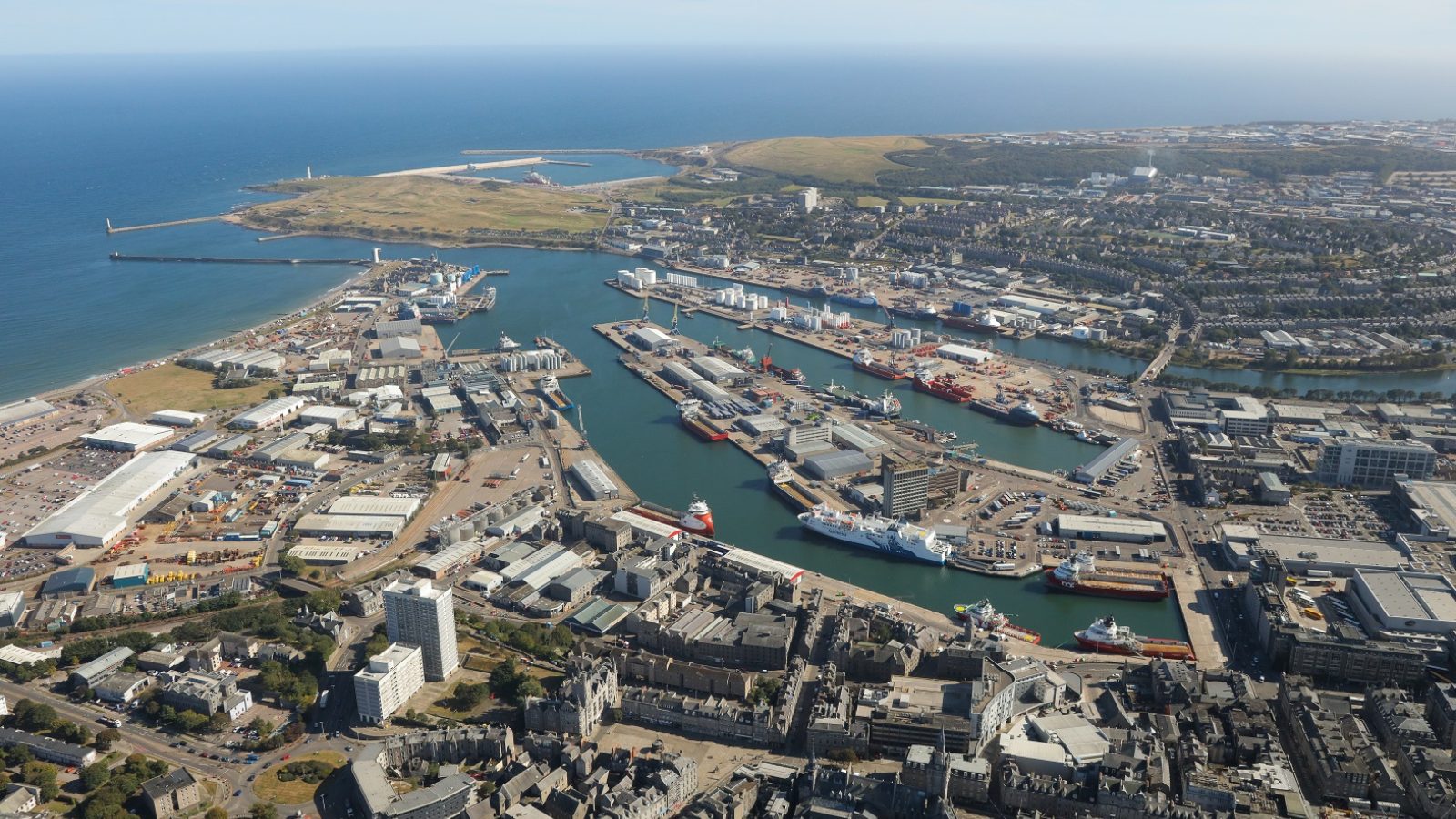 Port of Aberdeen awards three-year maintenance dredging contract