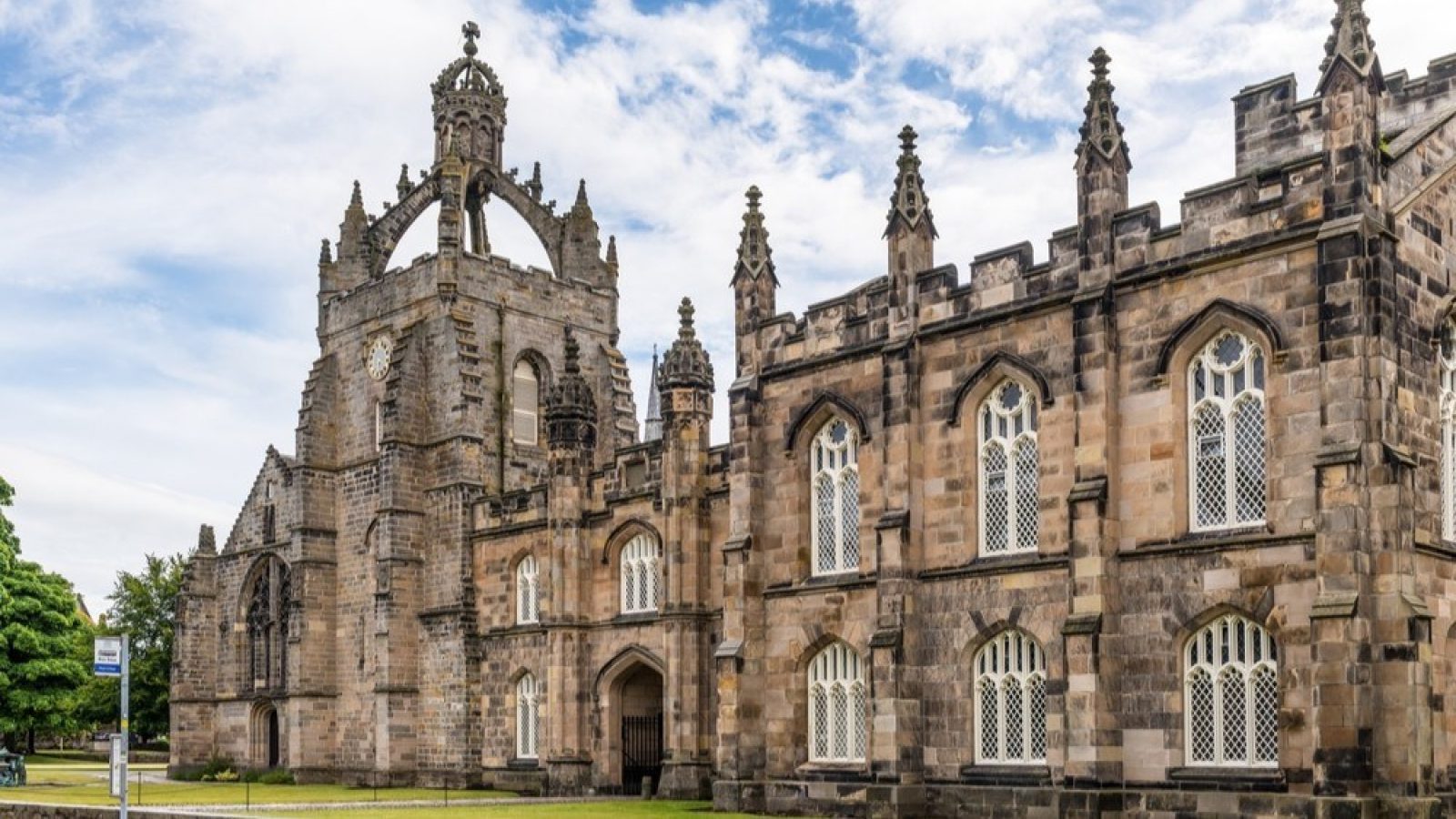 University of Aberdeen expands online Access offering with new Chemistry course