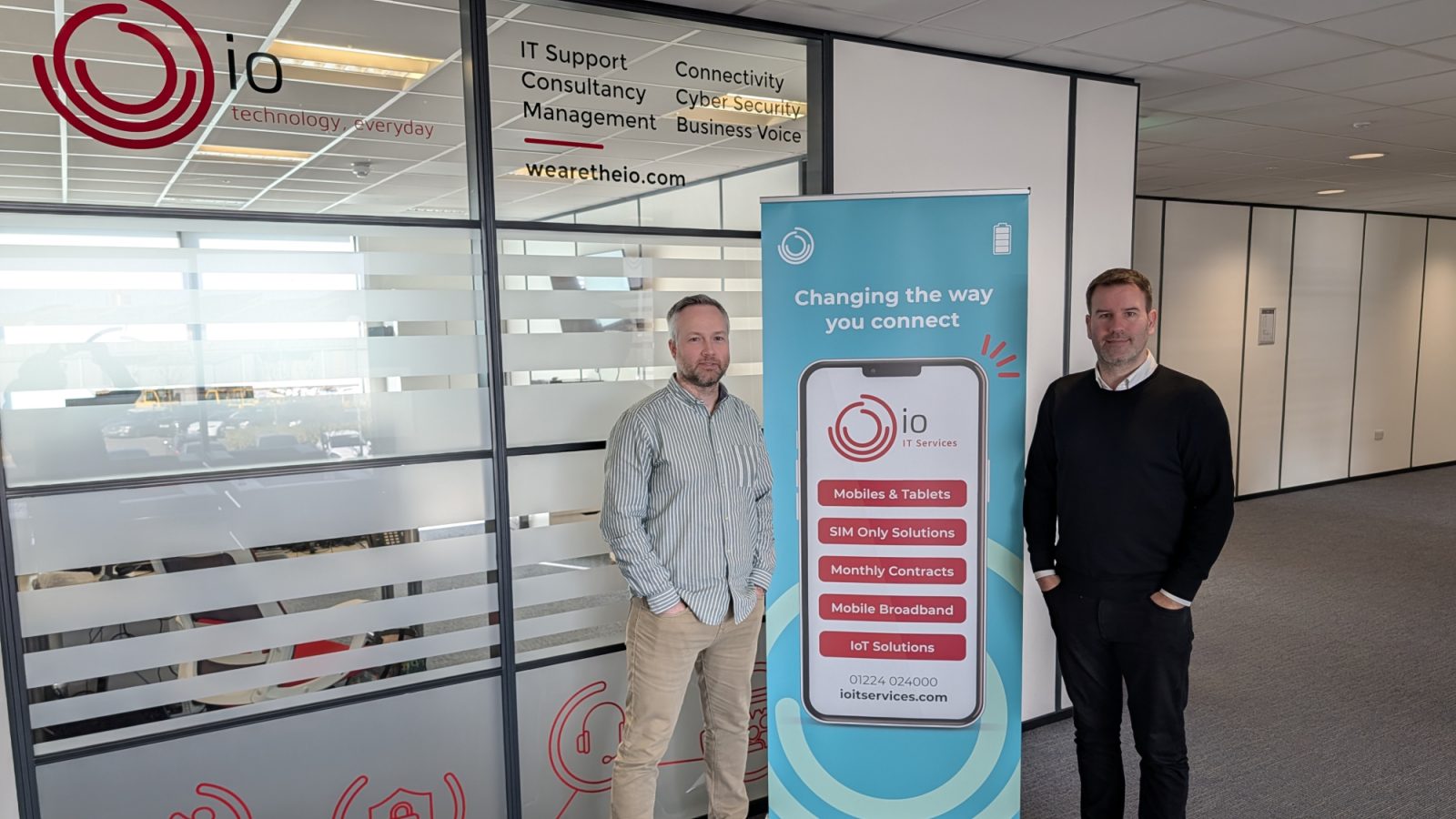 iO IT Services announces new business mobile phones partnership with EE